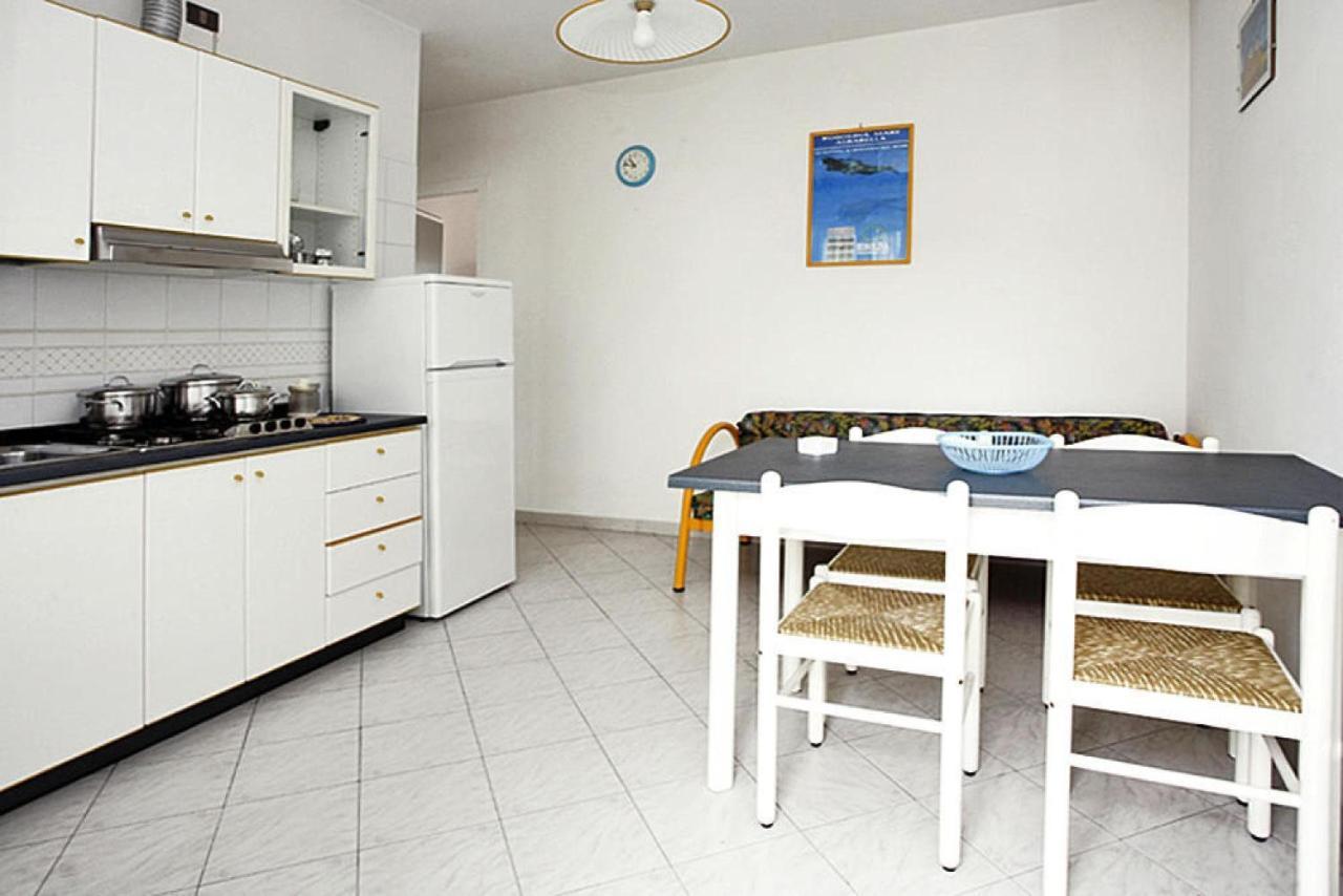 Apartment In Rosolina Mare With A Shared Pool Εξωτερικό φωτογραφία